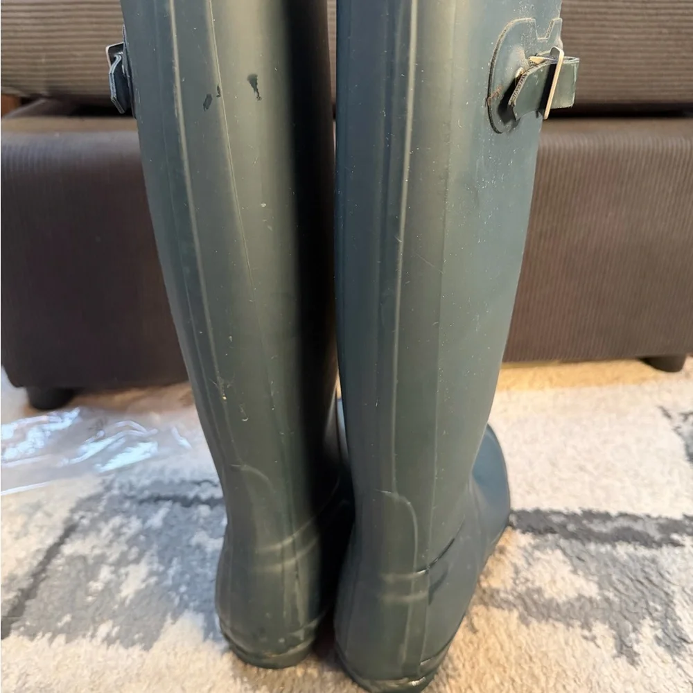 Hunter Rain Boots (size 11; dark green) - Picture 3 of 5